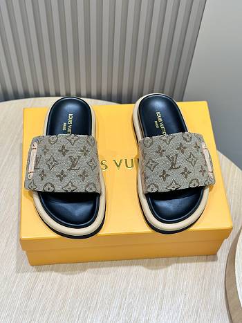 Fortok Louis Vuitton Pool Pillow Flat Comfort Mules Olive Green