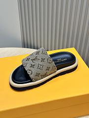 Fortok Louis Vuitton Pool Pillow Flat Comfort Mules Olive Green - 4