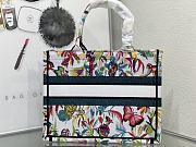 Fortok Dior Book Tote Toile de Jouy Fantastica Embroidery White Multicolored 36cm - 4