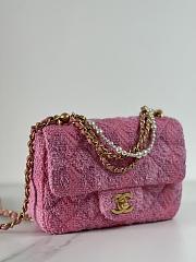 Fortok Chanel Mini Flap Bag Pink Cotton Tweed, Imitation Pearls & Gold Metal  - 4