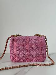 Fortok Chanel Mini Flap Bag Pink Cotton Tweed, Imitation Pearls & Gold Metal  - 3
