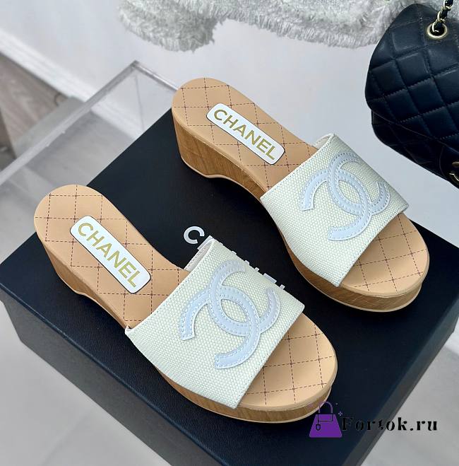 Fortok Chanel White Mesh Neoprene CC Wooden Slide Sandals - 1
