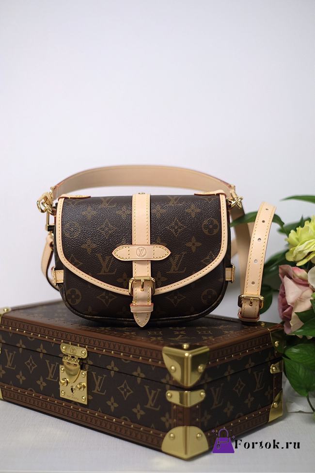 Fortok Louis Vuitton Saumur BB Bag Monogram Canvas M46740 20x16x7.5cm - 1