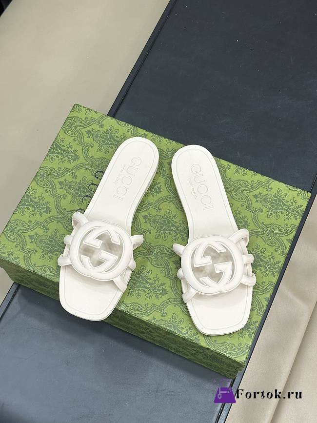 Fortok Gucci Interlocking G Slide Sandals White Rubber - 1