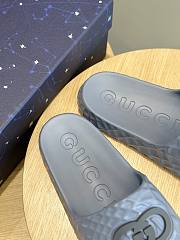 Fortok Gucci Men 's Interlocking G Slide Sandals Light Blue Textured Rubber - 3