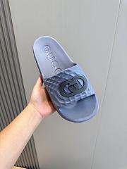 Fortok Gucci Men 's Interlocking G Slide Sandals Light Blue Textured Rubber - 2