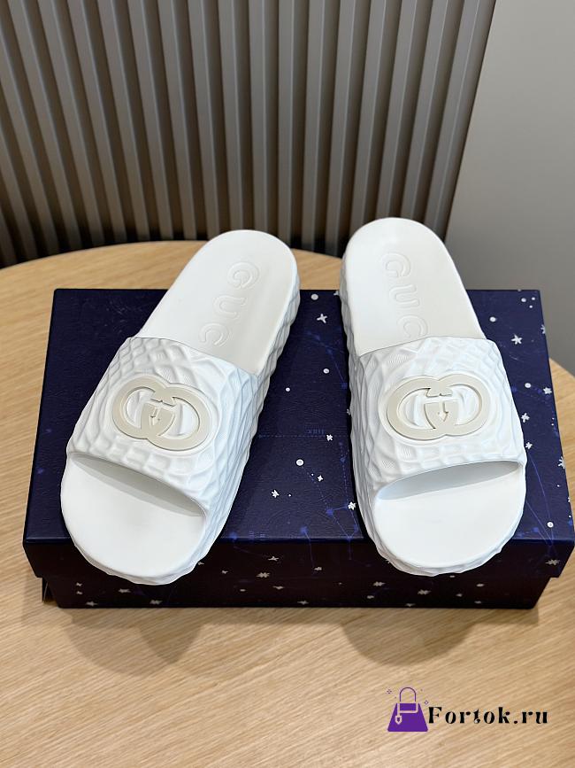 Fortok Gucci Men 's Interlocking G Slide Sandals White Textured Rubber - 1