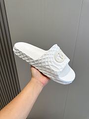 Fortok Gucci Men 's Interlocking G Slide Sandals White Textured Rubber - 4