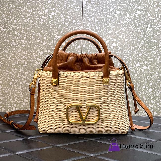Fortok Valentino Vlogo Small Straw Basket Bag In Natural 25x18x9cm - 1