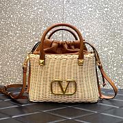 Fortok Valentino Vlogo Small Straw Basket Bag In Natural 25x18x9cm - 1