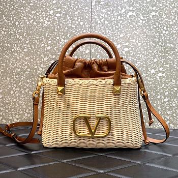 Fortok Valentino Vlogo Small Straw Basket Bag In Natural 25x18x9cm