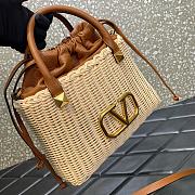 Fortok Valentino Vlogo Small Straw Basket Bag In Natural 25x18x9cm - 6