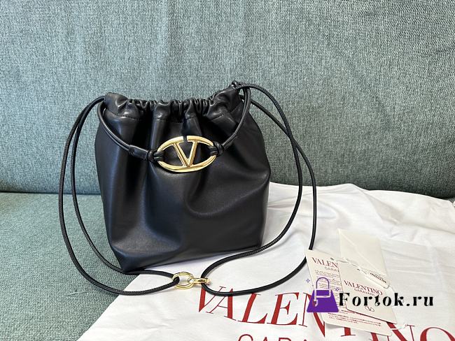 Fortok Valentino Garavani VLogo Pouf Bucket Bag Black 23x19x14cm - 1