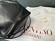 Fortok Valentino Garavani VLogo Pouf Bucket Bag Black 23x19x14cm - 6