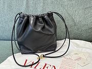 Fortok Valentino Garavani VLogo Pouf Bucket Bag Black 23x19x14cm - 5