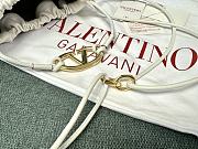 Fortok Valentino Garavani VLogo Pouf Bucket Bag White 23x19x14cm - 2