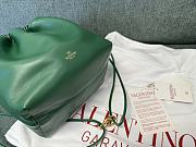 Fortok Valentino Garavani VLogo Pouf Bucket Bag Green 23x19x14cm - 2