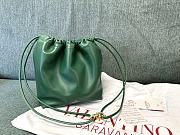 Fortok Valentino Garavani VLogo Pouf Bucket Bag Green 23x19x14cm - 4