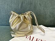 Fortok Valentino Garavani VLogo Pouf Bucket Bag Gold 23x19x14cm - 6