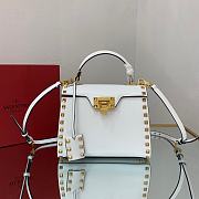 Fortok Valentino Garavani Rockstud Alcove Handbag In White 22x17x9cm - 1