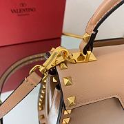 Fortok Valentino Garavani Rockstud Alcove Handbag In Beige 22x17x9cm - 4