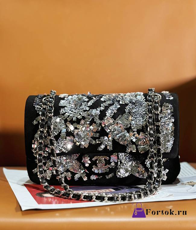 Fortok Chanel Classic Bag Embroidered Velvet, Sequins & Silver-Tone MetalBlack & Silver 15.5x25.5x6.5cm - 1