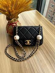 Fortok Chanel Mini Flap Bag Lambskin, Imitation Pearls & Gold-Tone Metal Black 11.5×17×5cm  - 1