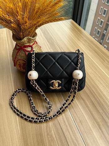 Fortok Chanel Mini Flap Bag Lambskin, Imitation Pearls & Gold-Tone Metal Black 11.5×17×5cm 