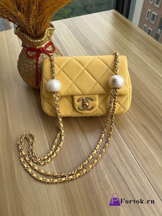 Fortok Chanel Mini Flap Bag Lambskin, Imitation Pearls & Gold-Tone Metal Yellow 11.5×17×5cm - 1