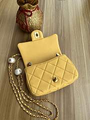 Fortok Chanel Mini Flap Bag Lambskin, Imitation Pearls & Gold-Tone Metal Yellow 11.5×17×5cm - 2