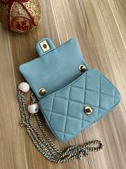 Fortok Chanel Mini Flap Bag Lambskin, Imitation Pearls & Gold-Tone Metal Blue 11.5×17×5cm - 2