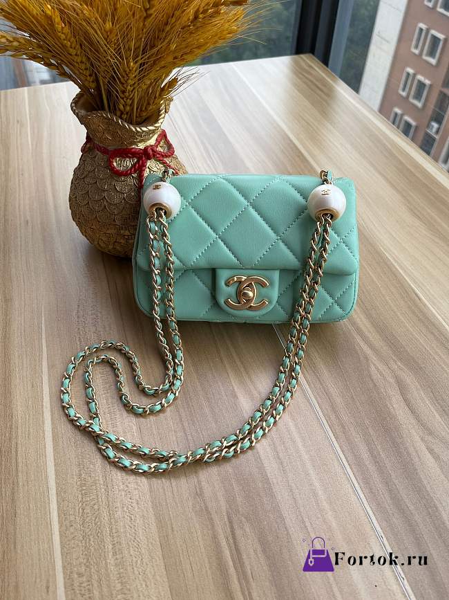 Fortok Chanel Mini Flap Bag Lambskin, Imitation Pearls & Gold-Tone Metal Green 11.5×17×5cm - 1