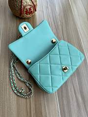 Fortok Chanel Mini Flap Bag Lambskin, Imitation Pearls & Gold-Tone Metal Green 11.5×17×5cm - 5