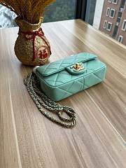 Fortok Chanel Mini Flap Bag Lambskin, Imitation Pearls & Gold-Tone Metal Green 11.5×17×5cm - 4