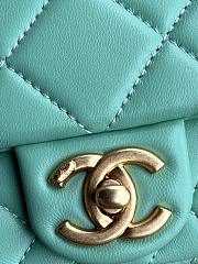 Fortok Chanel Mini Flap Bag Lambskin, Imitation Pearls & Gold-Tone Metal Green 11.5×17×5cm - 2