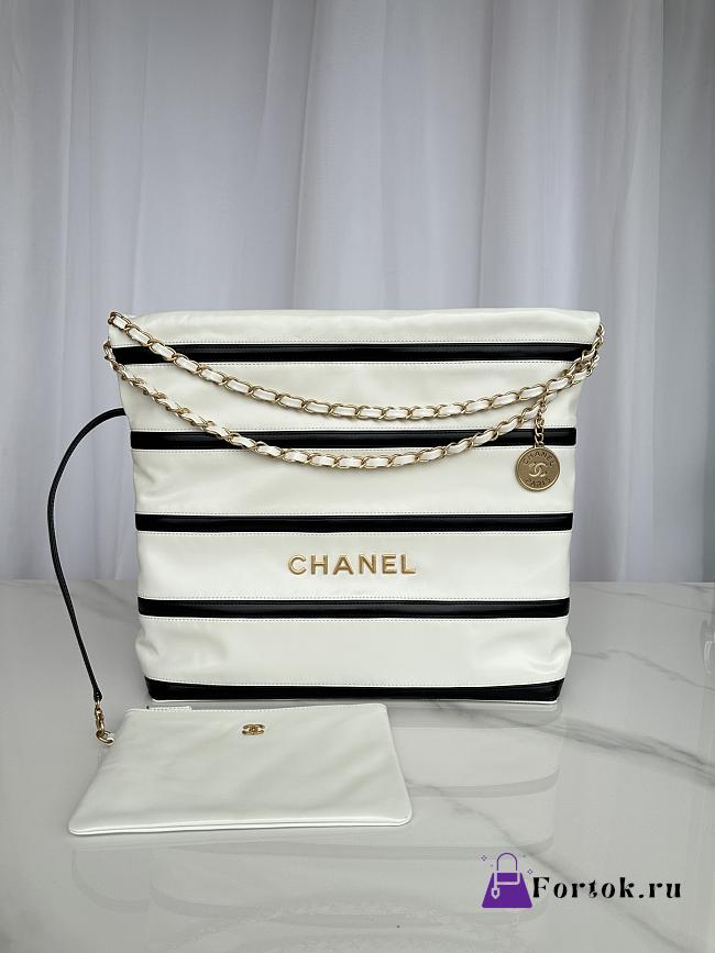 Fortok Chanel 22 Handbag Shiny Calfskin, Calfskin & Gold-Tone Metal White & Black 35×37×7cm - 1