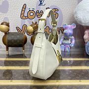 Fortok Louis Vuitton Low Key Shoulder Bag White M24990 26x18x7cm - 6