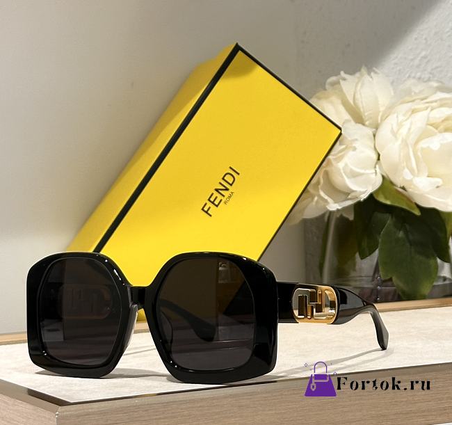 Fortok Fendi Glasses FE40048U - 1