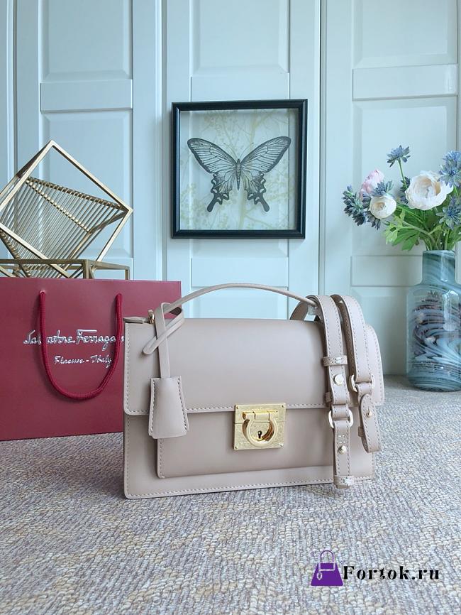 Fortok Salvatore Ferragamo Shoulder Bag Beige 21G179 24.5x7x15.5cm - 1