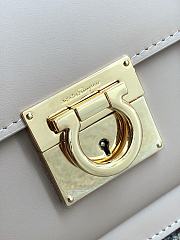 Fortok Salvatore Ferragamo Shoulder Bag Beige 21G179 24.5x7x15.5cm - 4