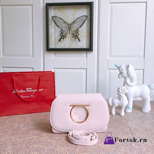 Fortok Salvatore Ferragamo Medium Vela Calfskin Shoulder Bag Pink 22D293 21x14x5cm - 1