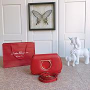 Fortok Salvatore Ferragamo Medium Vela Calfskin Shoulder Bag Red 22D293 21x14x5cm - 1