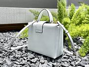 Fortok Salvatore Ferragamo Trifolio Box Bag White 20×15×8cm - 2