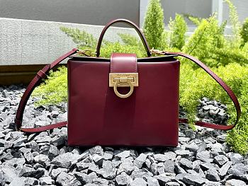 Fortok Salvatore Ferragamo Trifolio Box Bag Burgundy 20×15×8cm