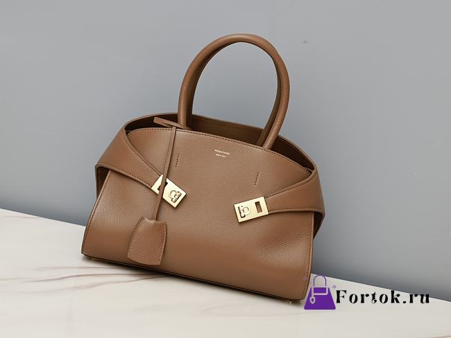Fortok Ferragamo Hug Brown Leather Handbag 31.5×19×22cm - 1