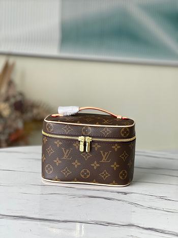 Fortok Louis Vuitton Nice Mini Toiletry Pouch Brown Monogram Canvas M44495 20x13.5x12cm