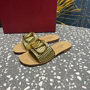 Fortok Valentino Garavani VLogo Signature Woven Slide Sandals Gold - 6