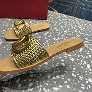 Fortok Valentino Garavani VLogo Signature Woven Slide Sandals Gold - 4