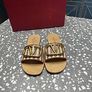 Fortok Valentino Garavani VLogo Signature Woven Slide Sandals Brown - 1