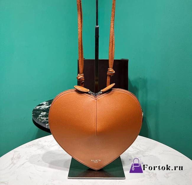 Fortok Alaia Coeur Love Bag in Tan 21x17x5cm - 1